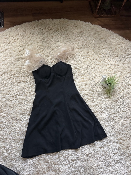 Dresses & Skirts - Black knit crew MD Design Black Knit puff sleeve, unique little black mid women’